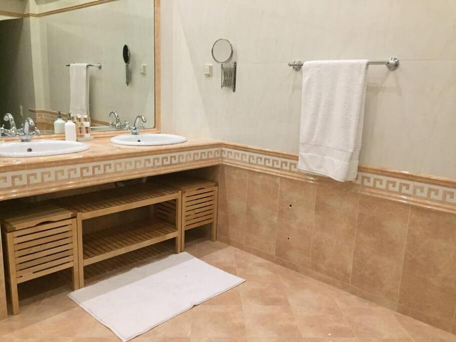 The White House Beach Villa ラフィーナ エクステリア 写真