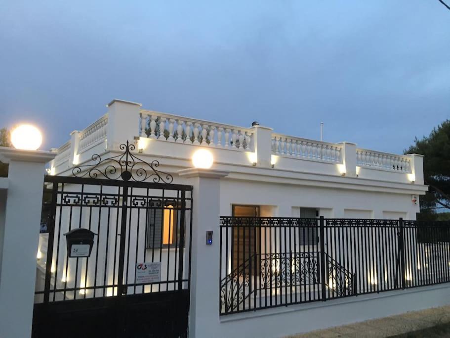 The White House Beach Villa ラフィーナ エクステリア 写真